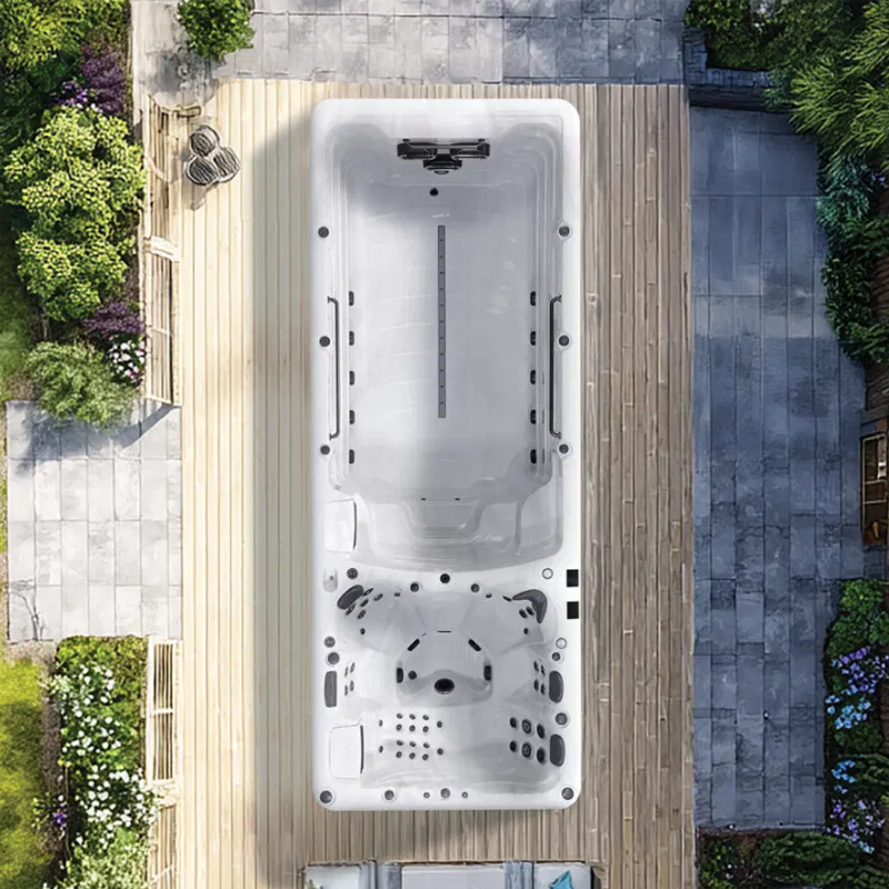 Helios Swimspa con capacidad hasta 5 personas.